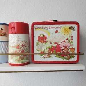 80's Strawberry Shortcake Alladin collectable tin lunchbox and matching thermos